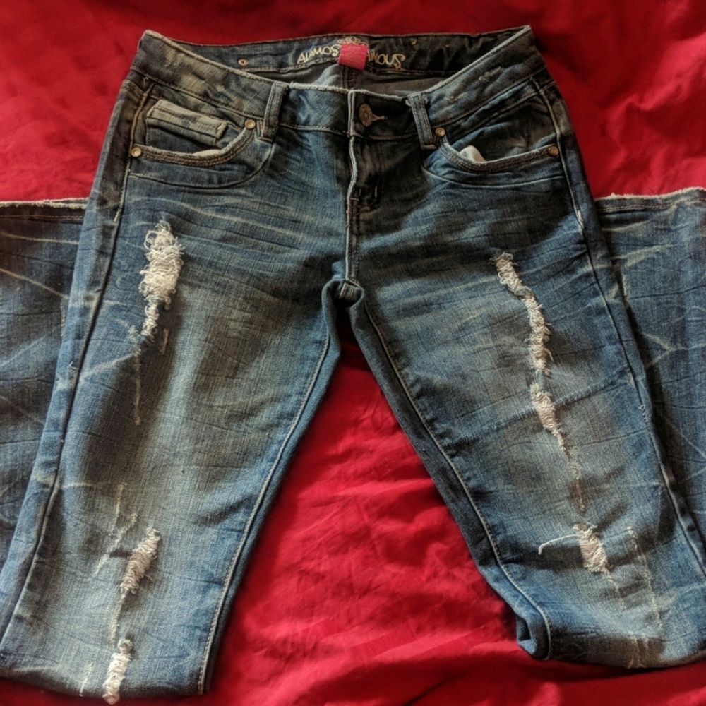 🎀Almost Famous Jeans 🎀